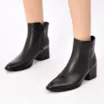 Bota Preta Cano Baixo Salto Baixo Couro Pesponto - imagem 2
