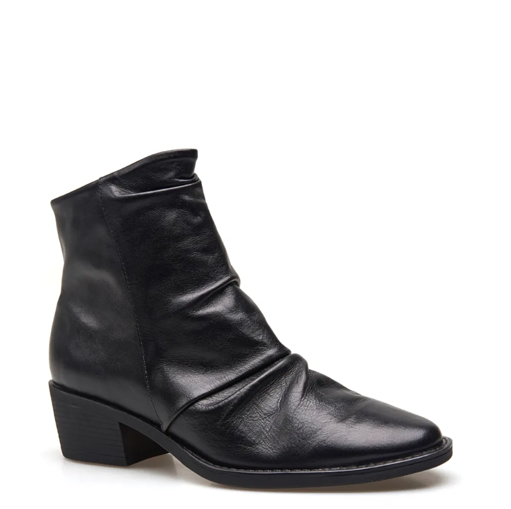 Bota Preta Cano Baixo Salto Baixo Couro Slouch