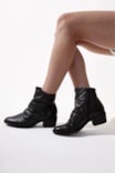 Bota Preta Cano Baixo Salto Baixo Couro Slouch - imagem 2