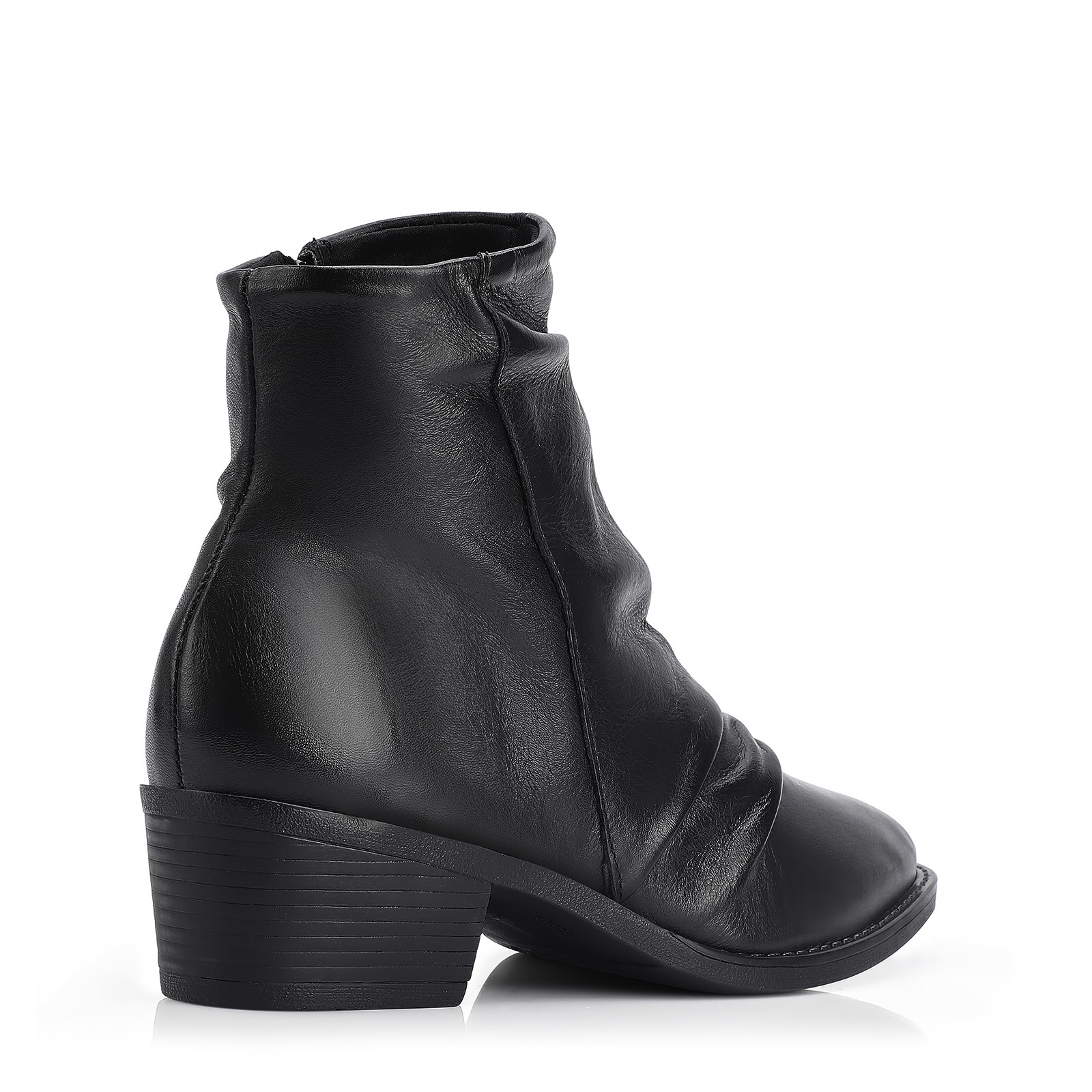 Bota Preta Cano Baixo Salto Baixo Couro Slouch