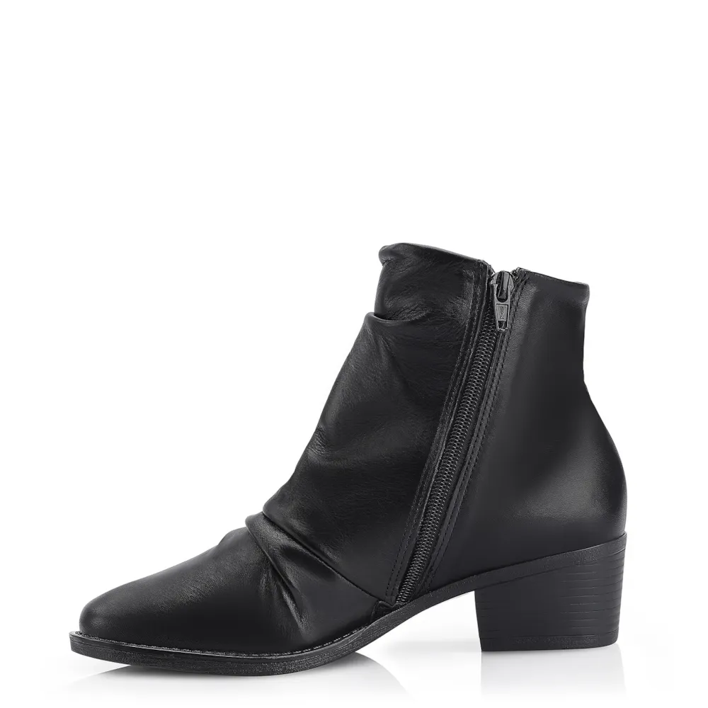 Bota Preta Cano Baixo Salto Baixo Couro Slouch - imagem 5