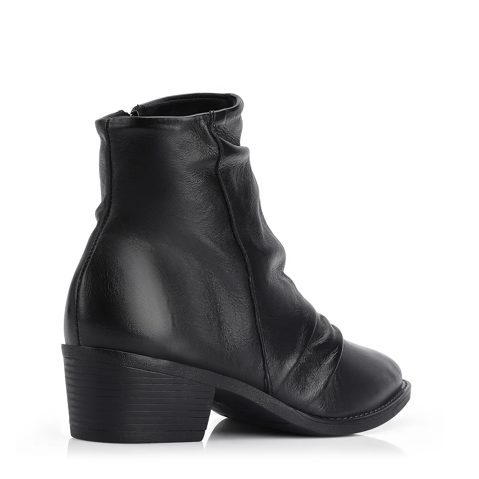 Bota Preta Cano Baixo Salto Baixo Couro Slouch