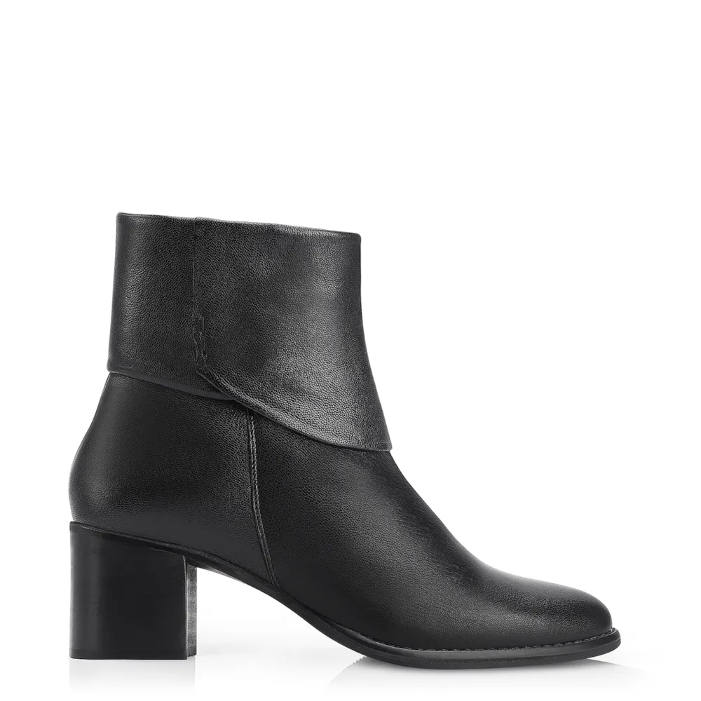 Bota Preta Cano Baixo Salto Médio Couro Capa - imagem 3