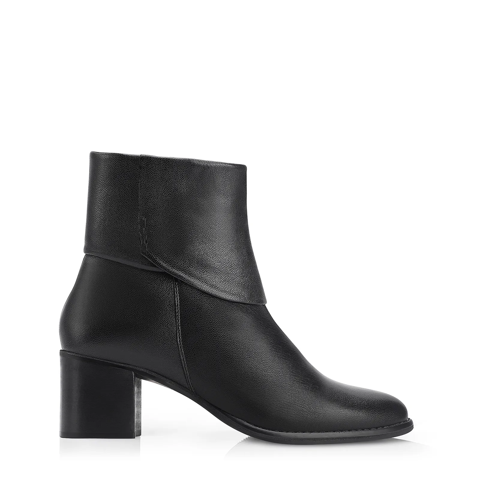 Bota Preta Cano Baixo Salto Médio Couro Capa