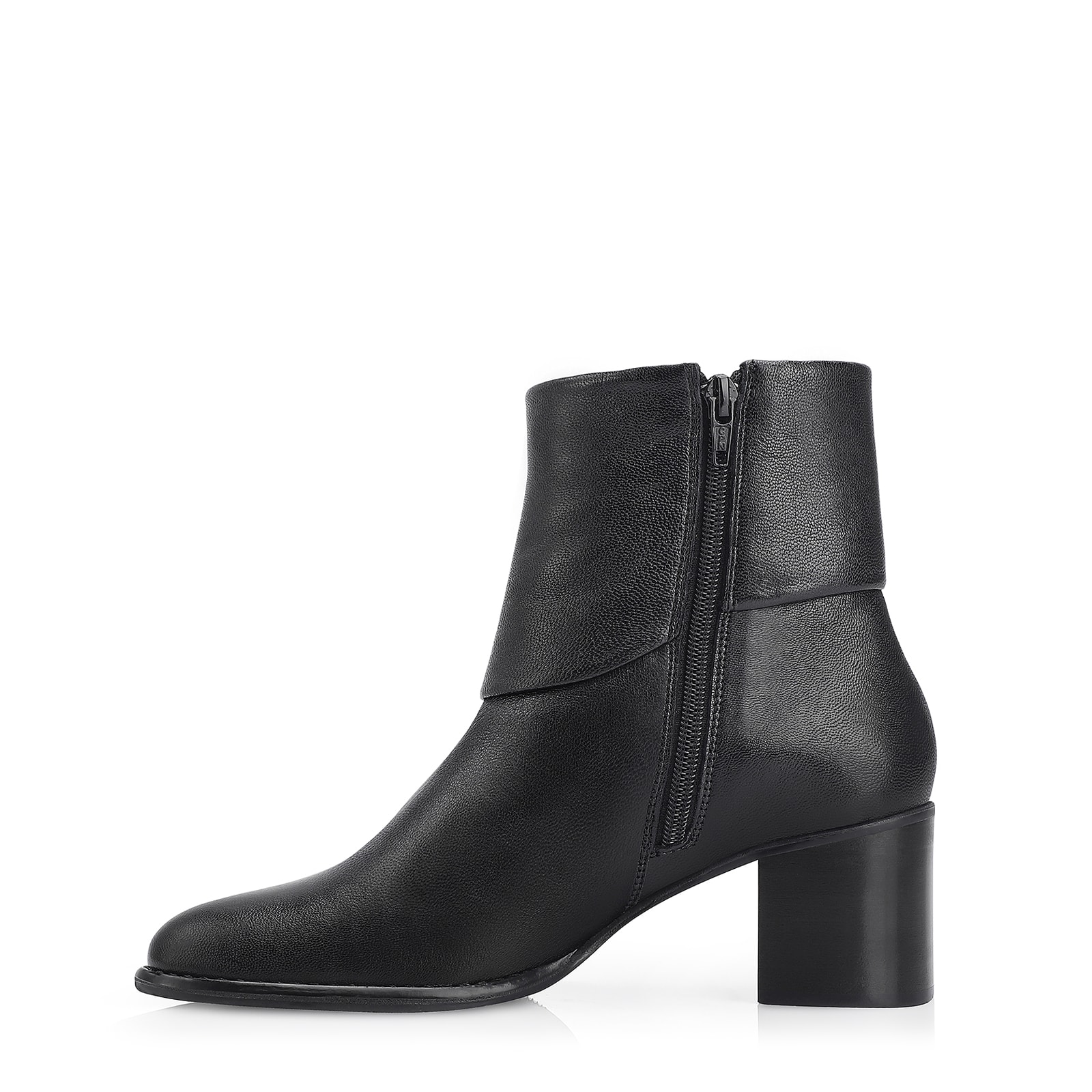 Bota Preta Cano Baixo Salto Médio Couro Capa