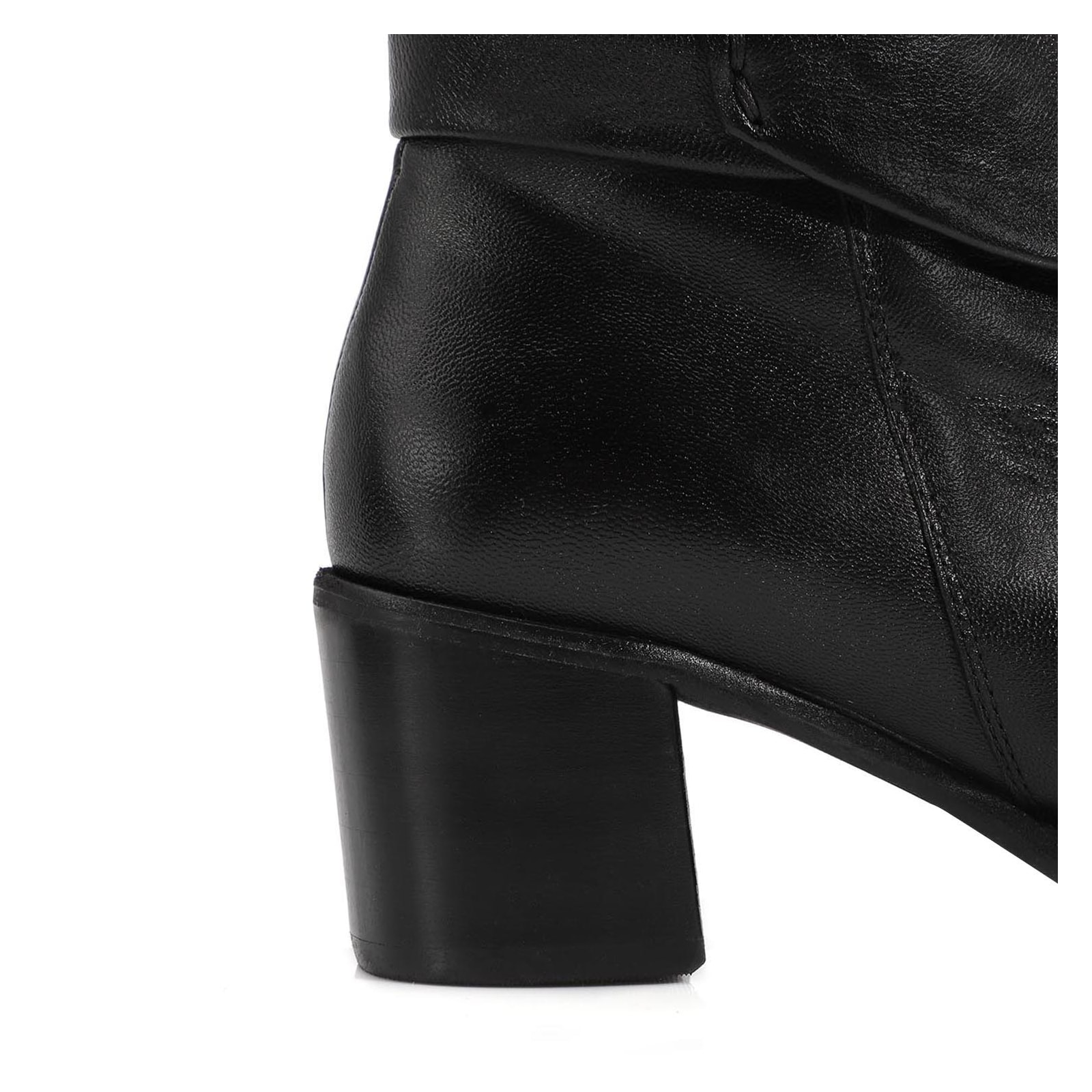 Bota Preta Cano Baixo Salto Médio Couro Capa