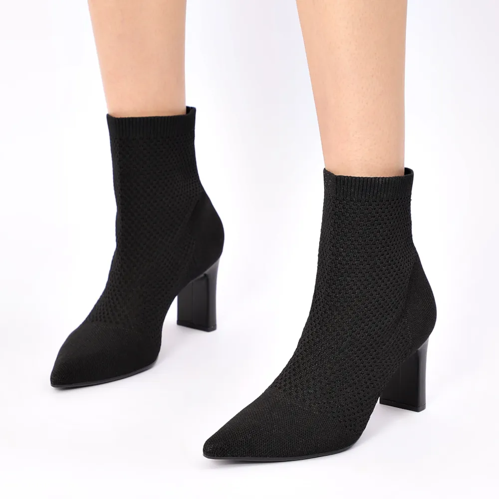 Bota Preta Cano Baixo Salto Médio Knit - imagem 2