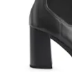 Bota Preta Cano Médio Salto Alto Couro Chelsea Tratorada - imagem 8