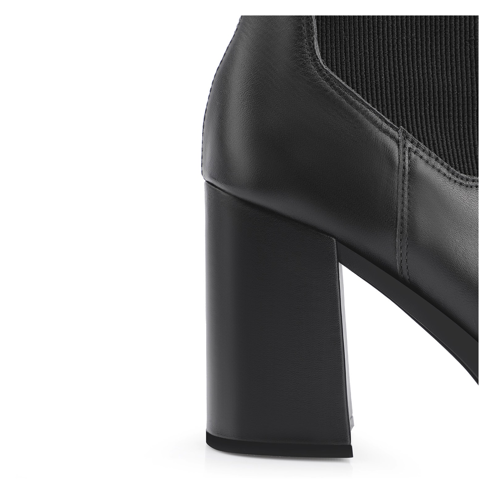 Bota Preta Cano Médio Salto Alto Couro Chelsea Tratorada