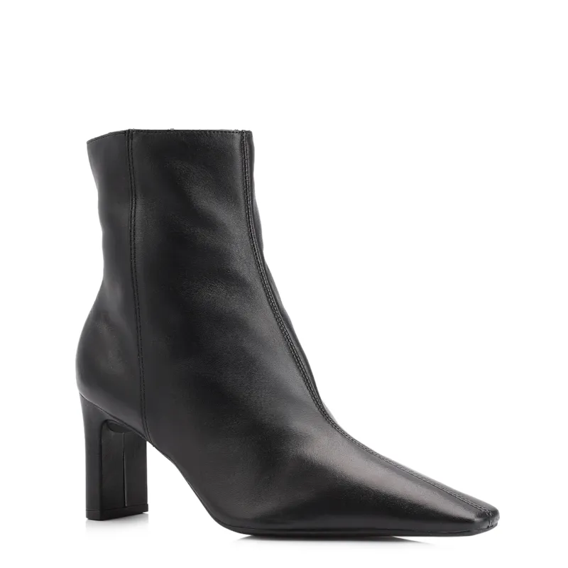 Bota Preta Cano Médio Salto Alto Couro Pesponto