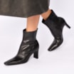 Bota Preta Cano Médio Salto Alto Couro Pesponto - imagem 2