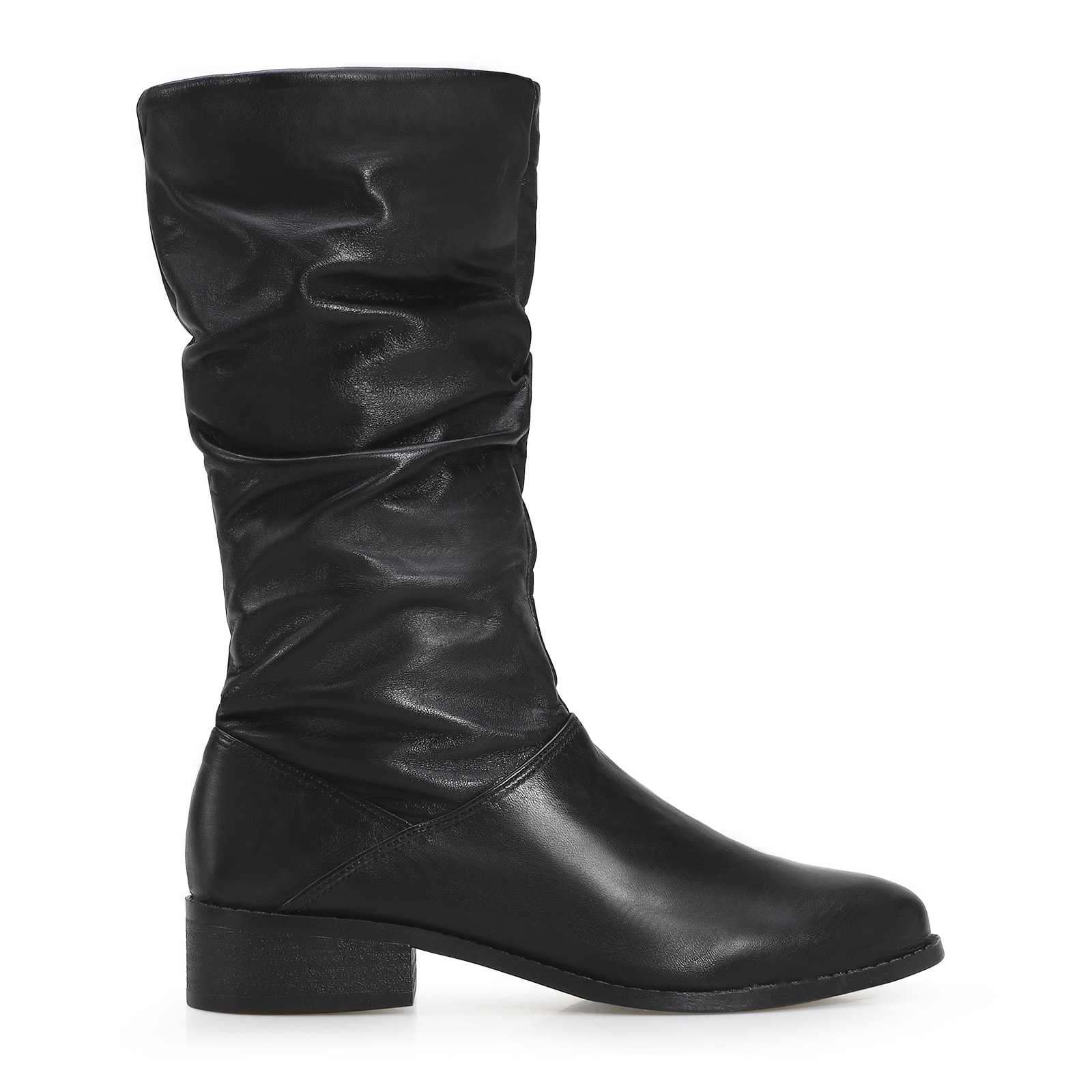 Bota Preta Cano Médio Salto Baixo Couro Slouch