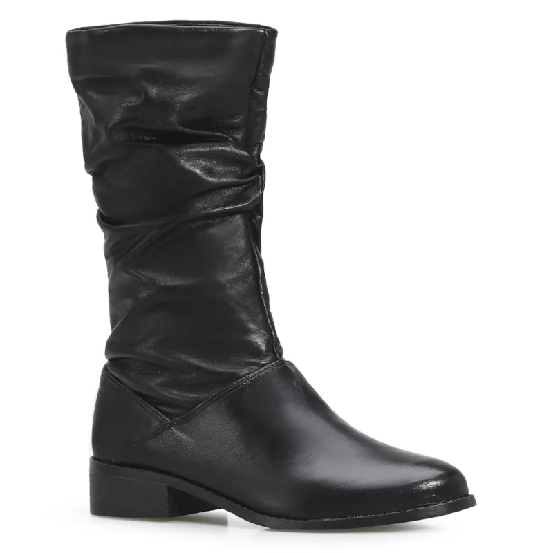 Bota Preta Cano Médio Salto Baixo Couro Slouch