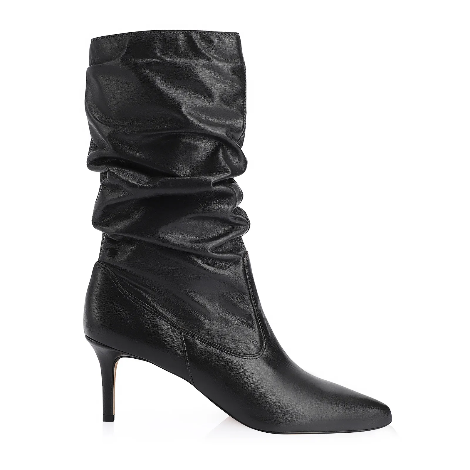 Bota Preta Cano Médio Salto Médio Couro Bico Fino Slouch