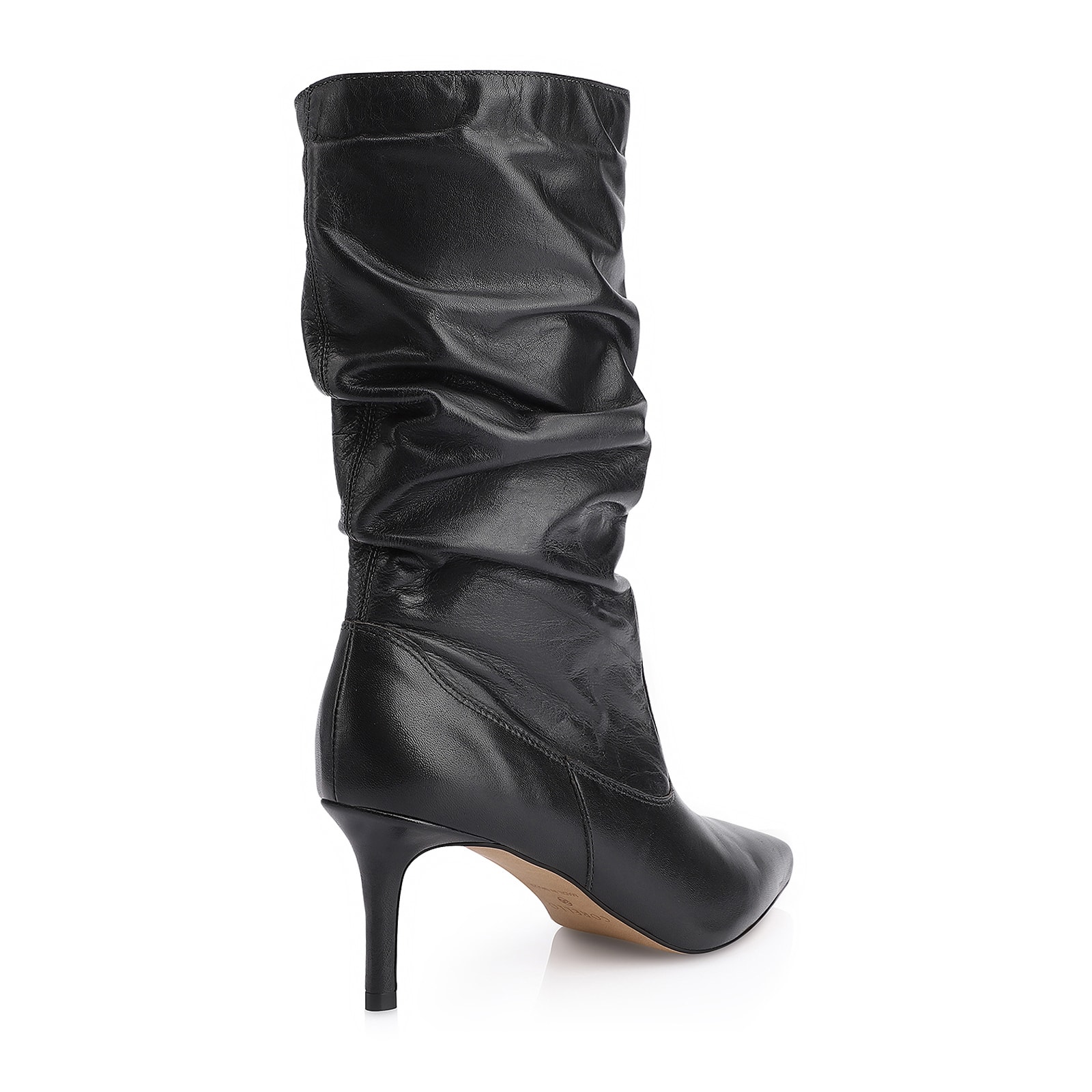 Bota Preta Cano Médio Salto Médio Couro Bico Fino Slouch