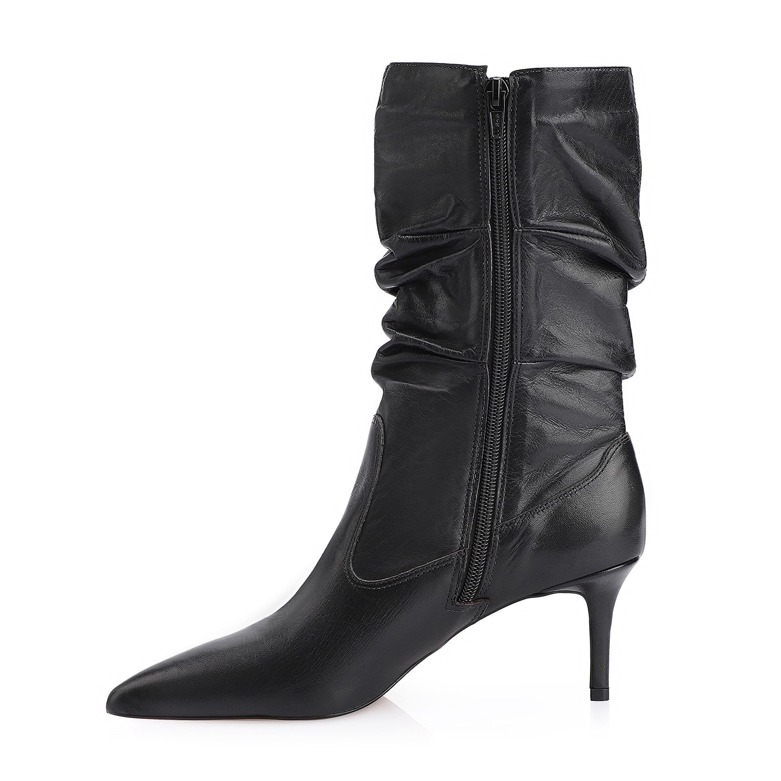 Bota Preta Cano Médio Salto Médio Couro Bico Fino Slouch