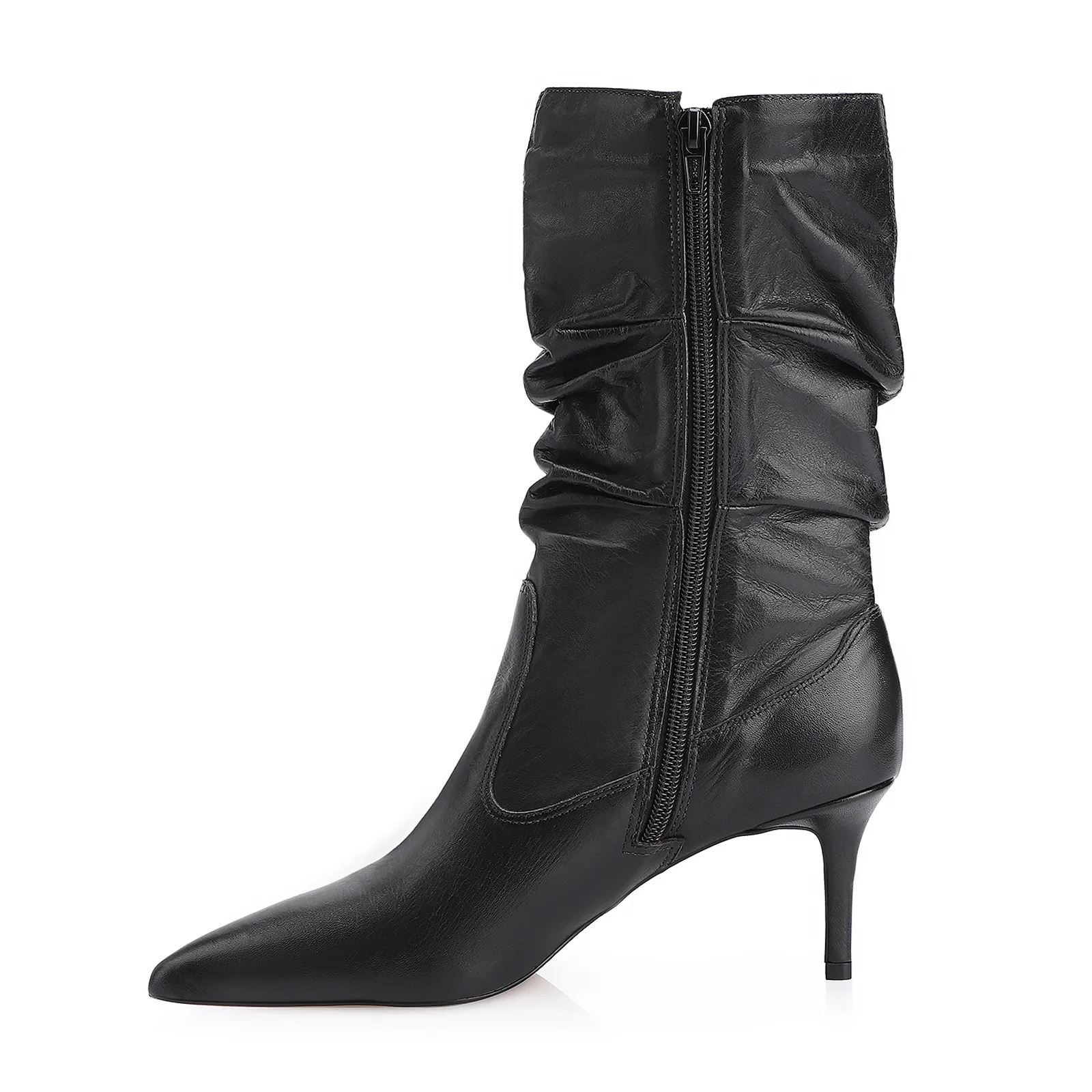 Bota Preta Cano Médio Salto Médio Couro Bico Fino Slouch