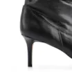 Bota Preta Cano Médio Salto Médio Couro Bico Fino Slouch - imagem 7