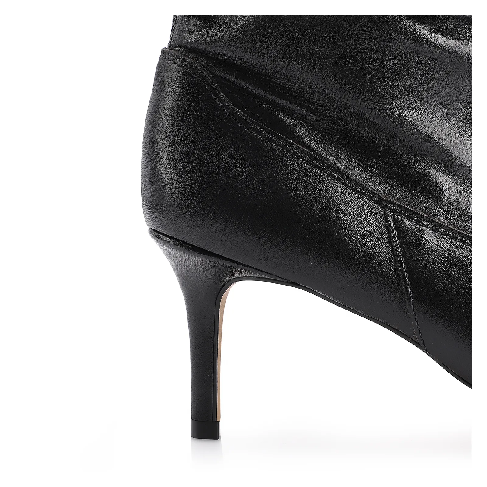 Bota Preta Cano Médio Salto Médio Couro Bico Fino Slouch