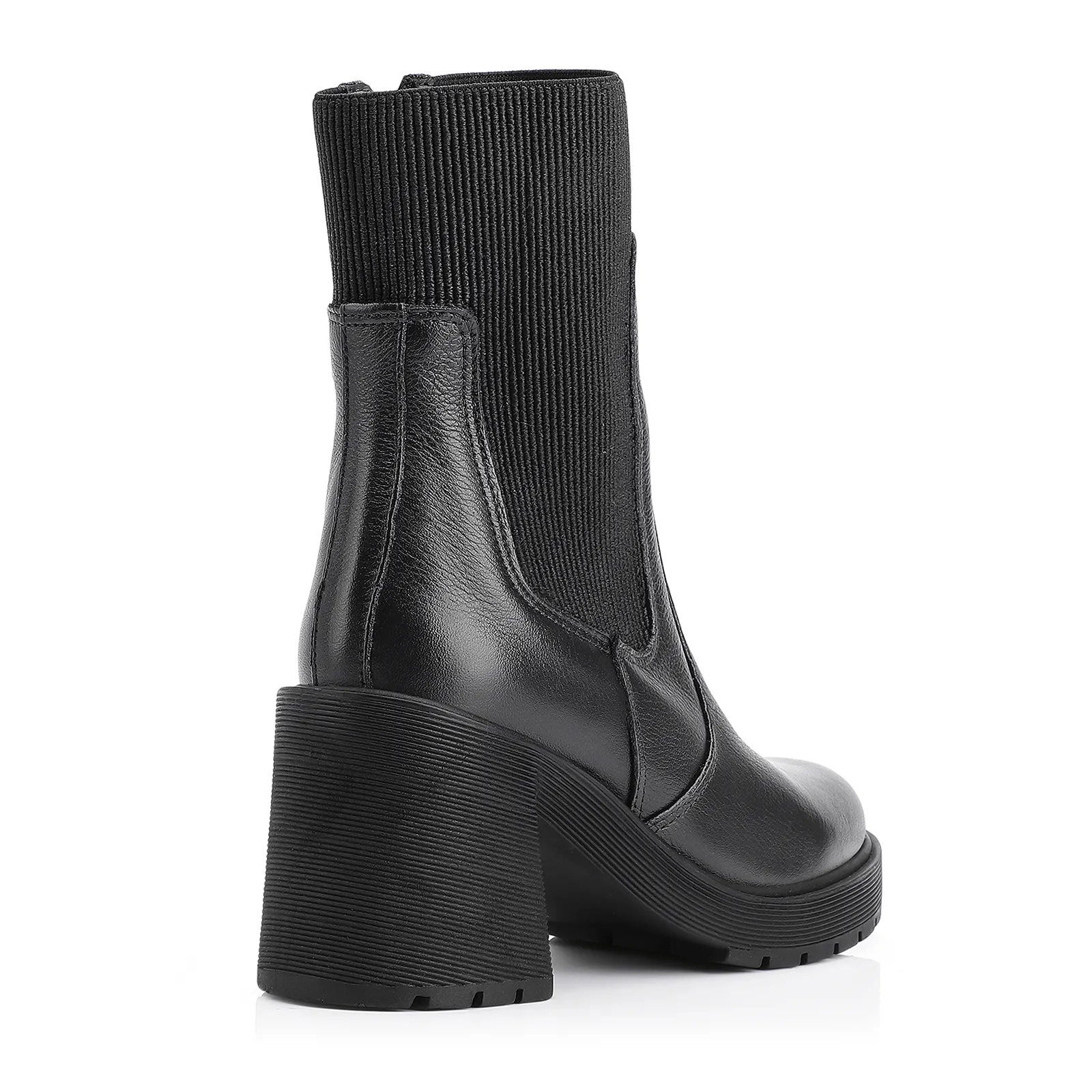 Bota Preta Cano Médio Salto Médio Couro Chelsea Tratorada