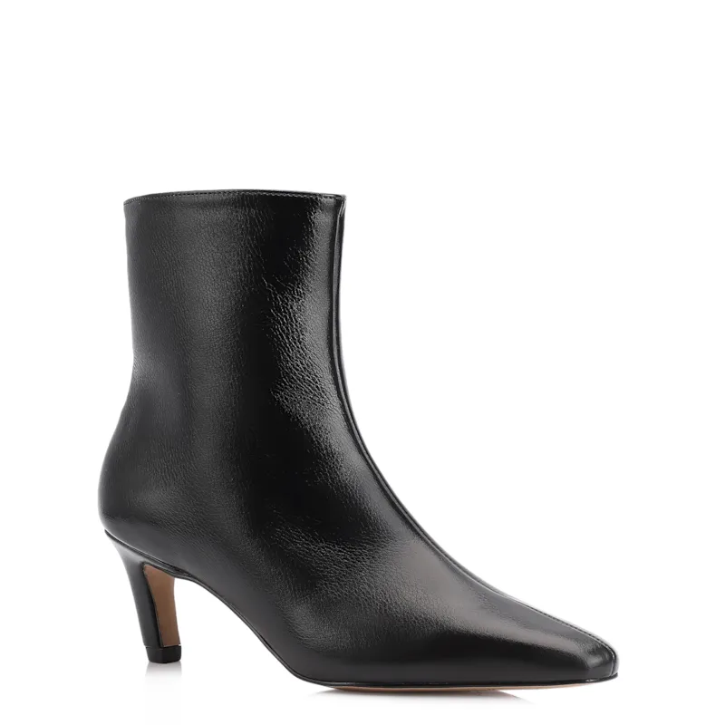 Bota Preta Cano Médio Salto Médio Couro Lux