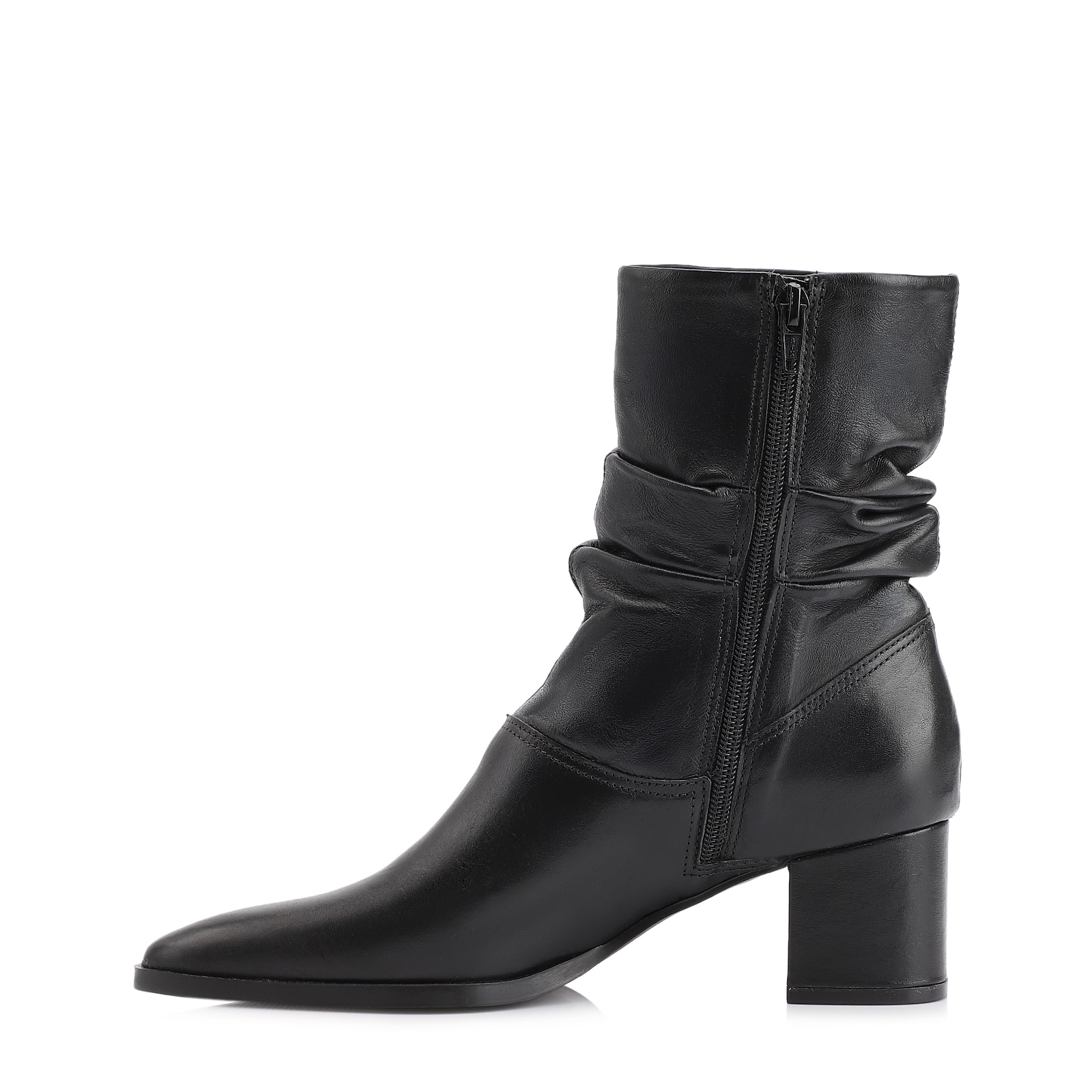 Bota Preta Cano Médio Salto Médio Couro Slouch