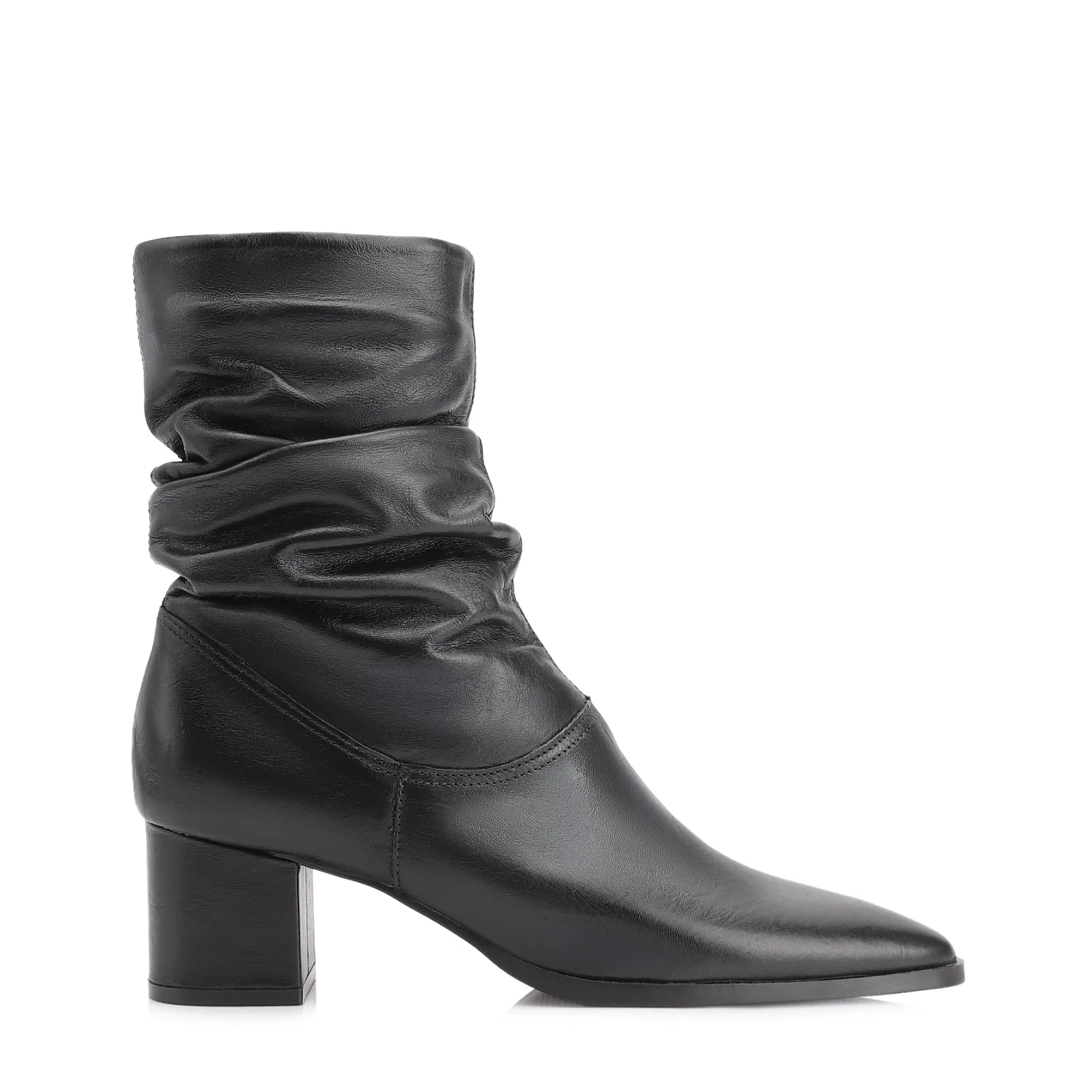 Bota Preta Cano Médio Salto Médio Couro Slouch