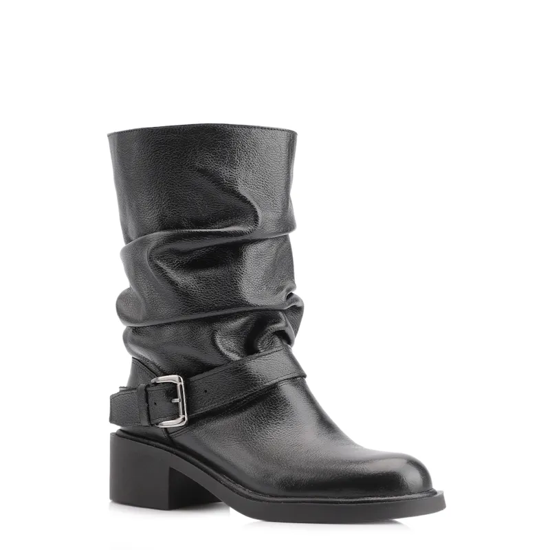 Bota Preta Cano Médio Salto Médio Couro Slouch Fivela