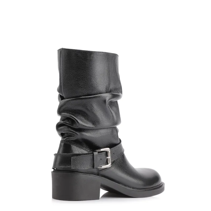 Bota Preta Cano Médio Salto Médio Couro Slouch Fivela - foto 4