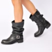 Bota Preta Cano Médio Salto Médio Couro Slouch Fivela - imagem 2