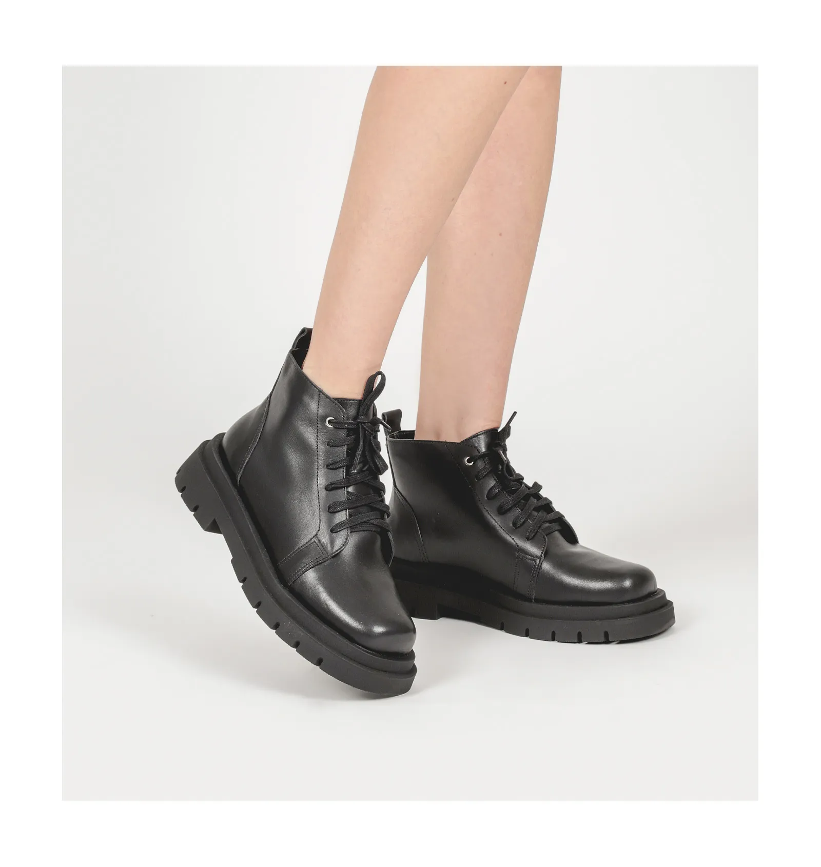 Bota Tratorada Couro Preto