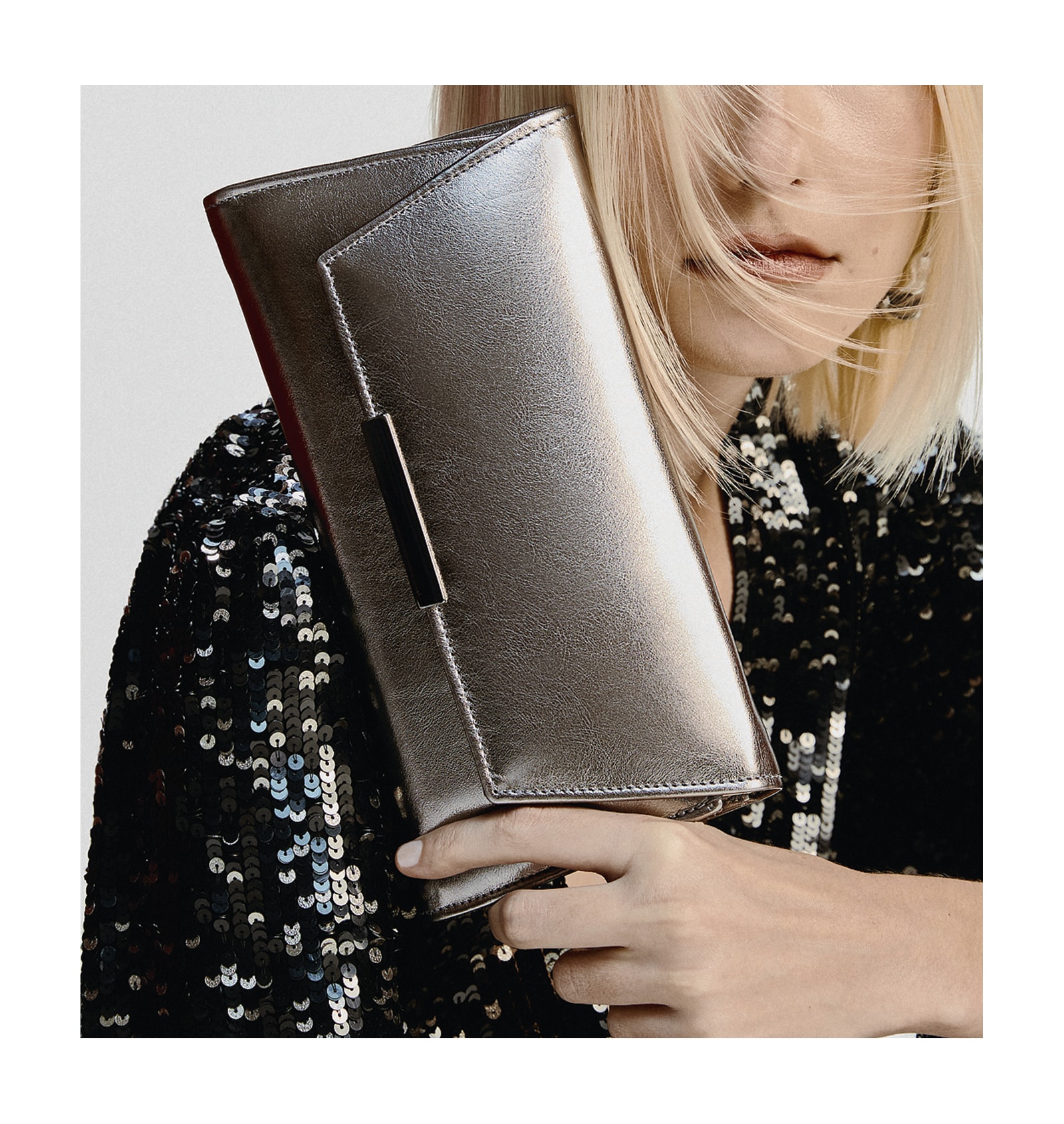 Clutch Couro Prata