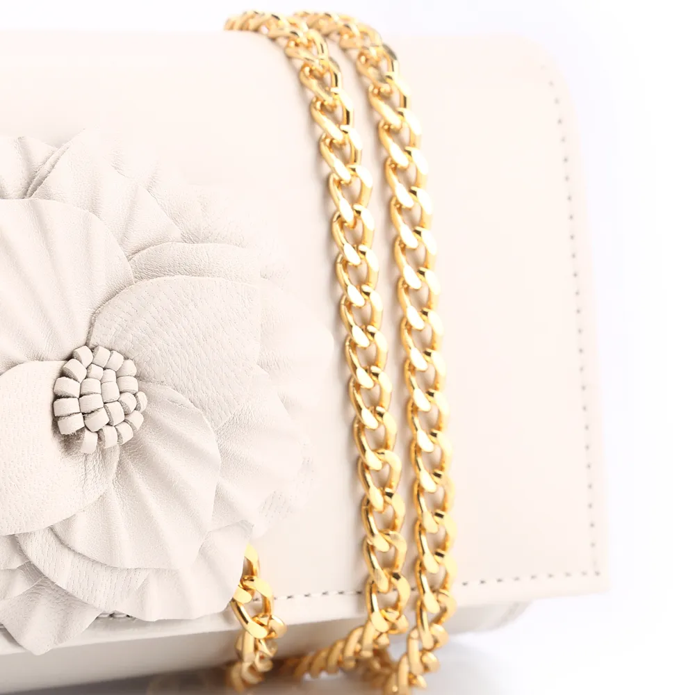 Clutch Flor Couro Off White - imagem 6
