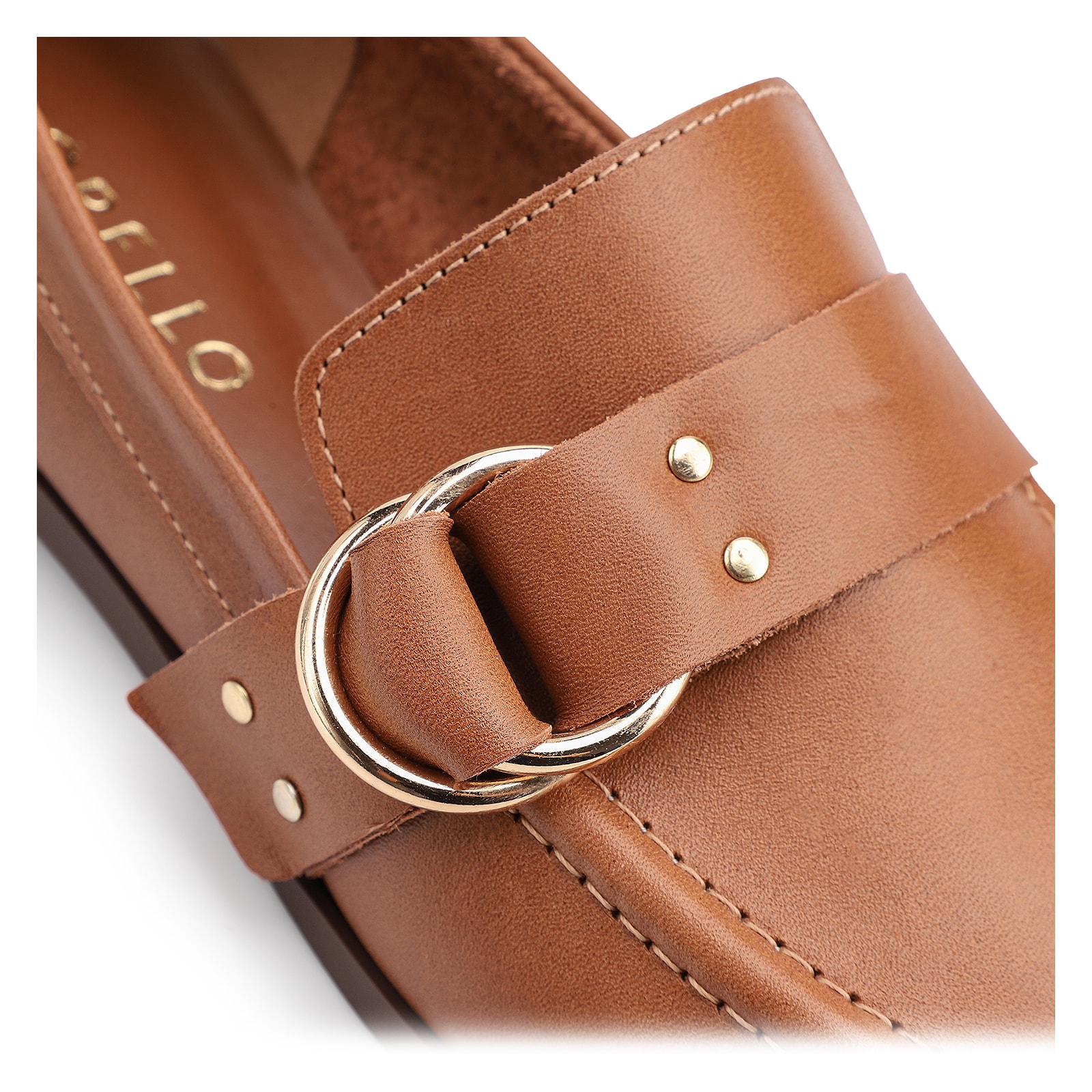 Mocassim Argola Couro Marrom Rebites