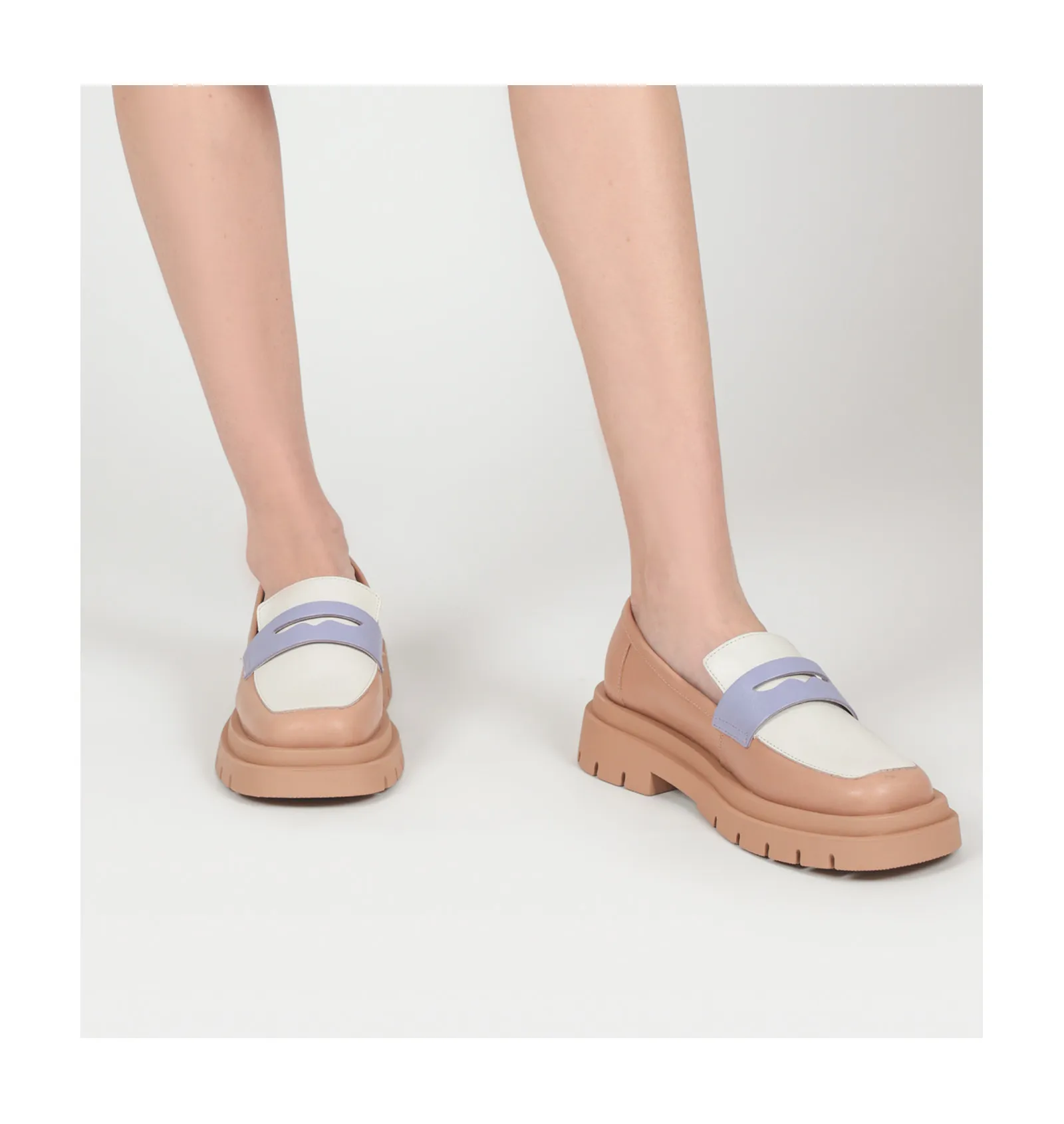 Mocassim Tratorado Couro Bege/Off White/Lilás