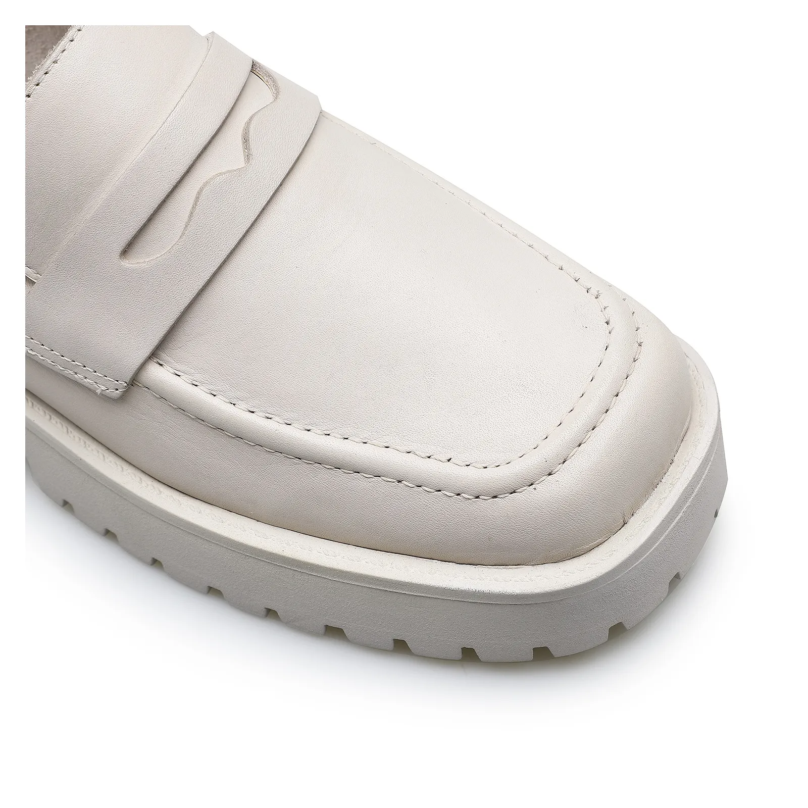 Mocassim Tratorado Couro Off White