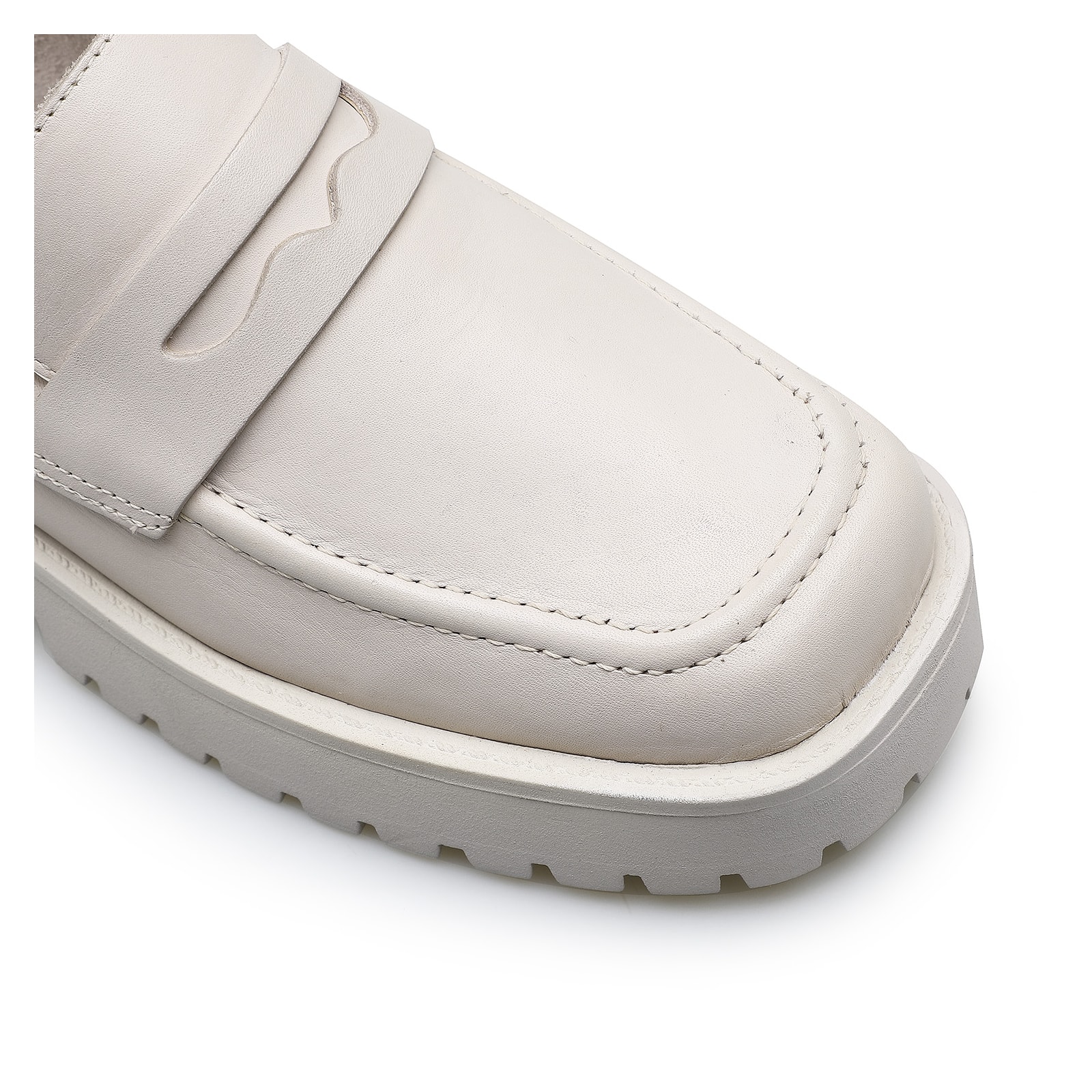 Mocassim Tratorado Couro Off White