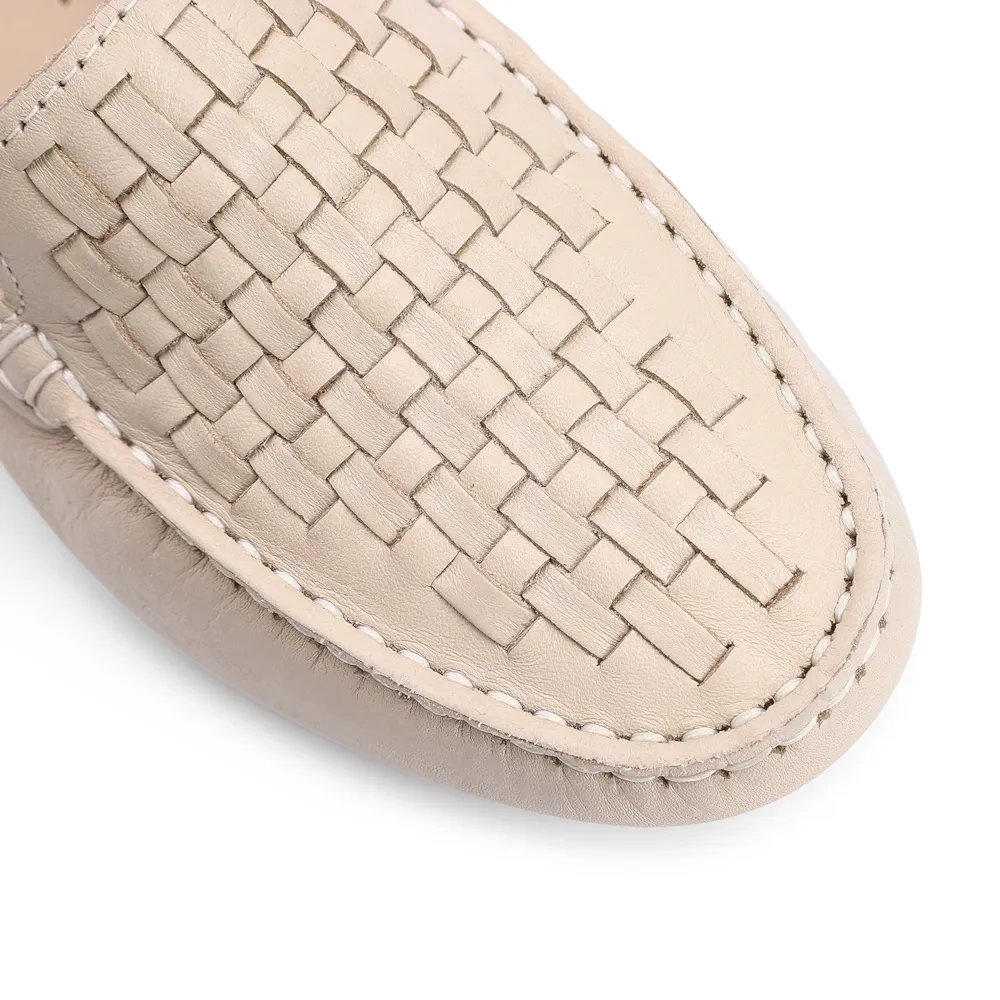 Mocassim Tressê Couro Off White - imagem 6