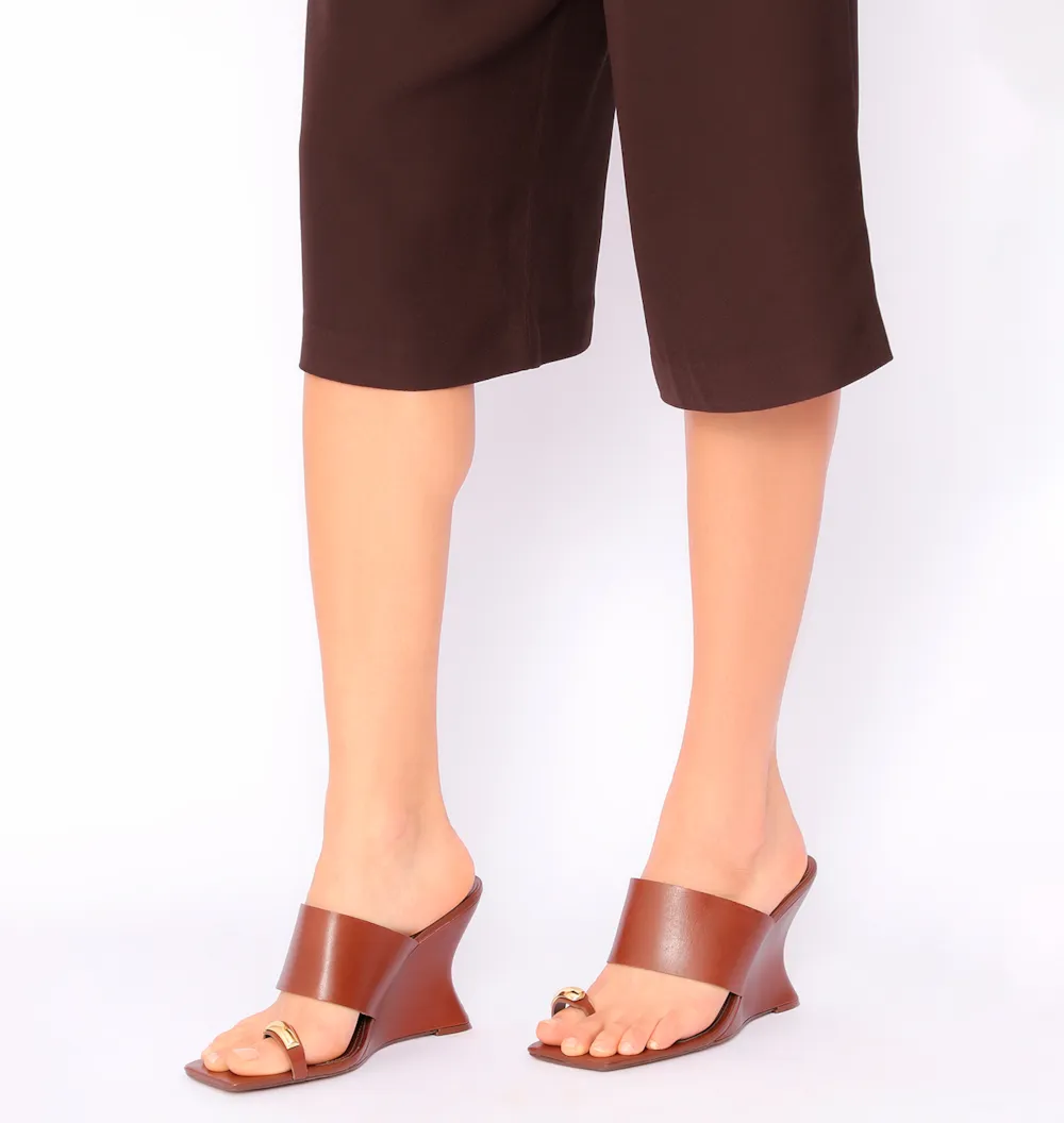 Mule Anabela Toe Ring Couro Marrom - imagem 2