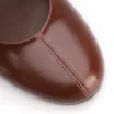 Mule Marrom Salto Baixo Couro Elástico - imagem 6