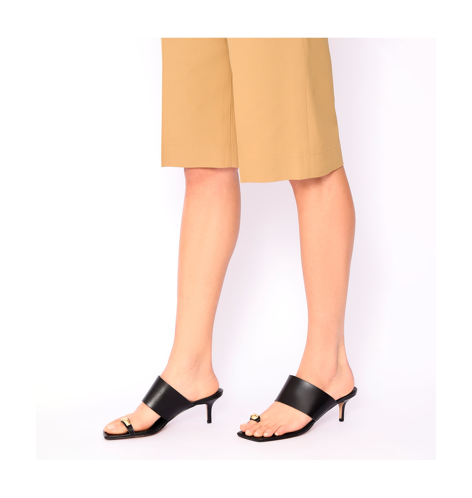 Mule Toe Ring Couro Preto