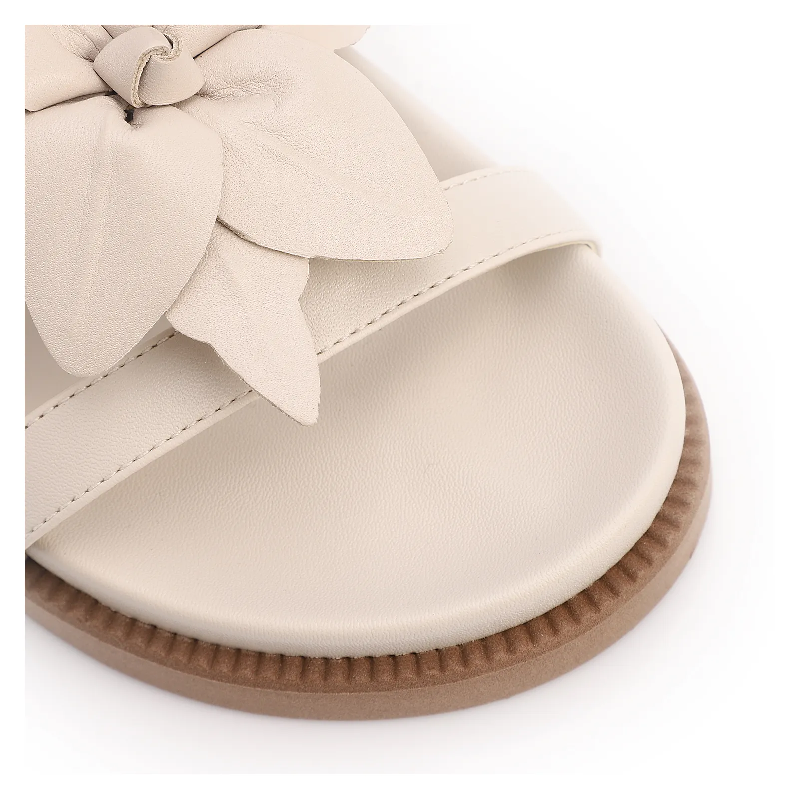 Papete Off White Alt/Couro Aplique Flor