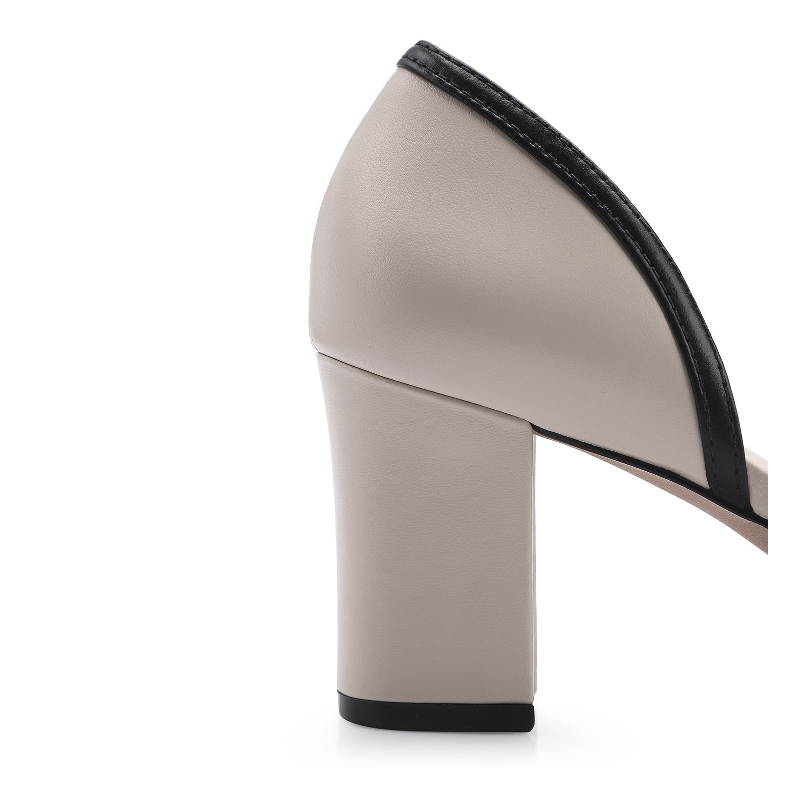 Peep Toe Couro Off White/Preto