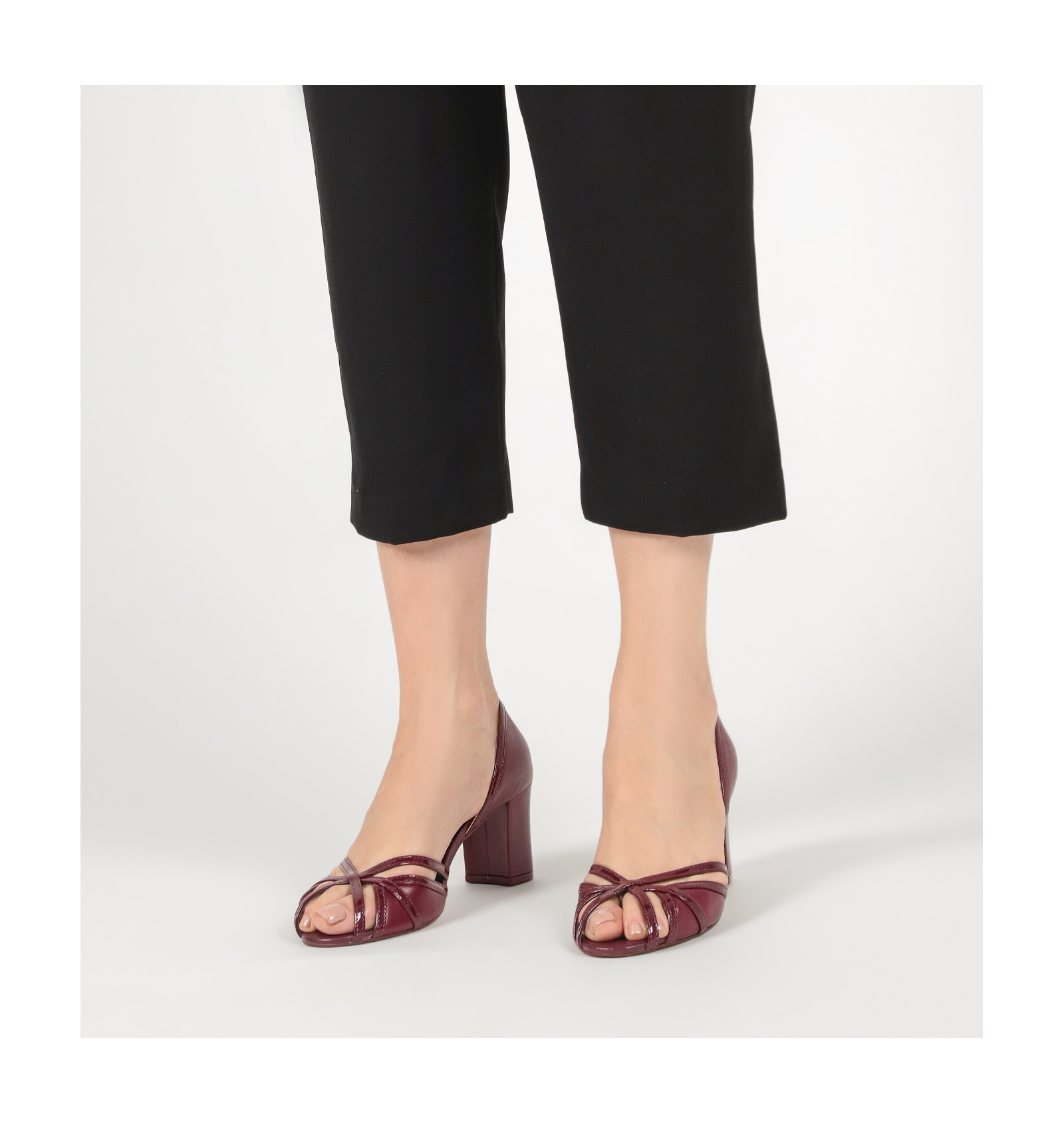 Peep Toe Couro/Verniz Vinho