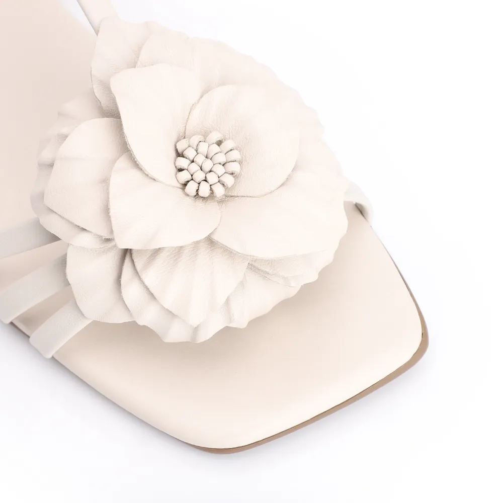 Rasteirinha Flor Couro Off White/Alt Off White - imagem 6