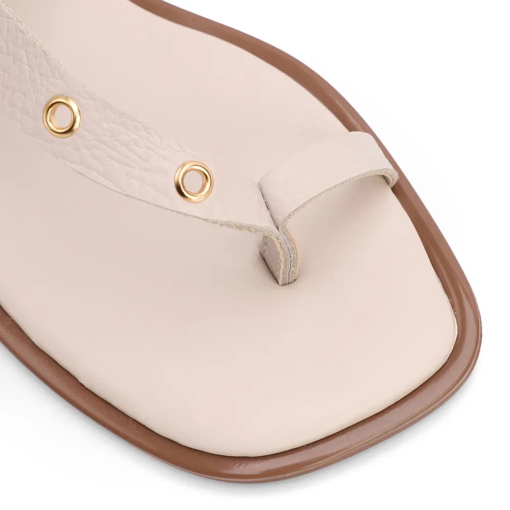 Rasteirinha Off White Couro Antique Ilhos Dourados - imagem 6