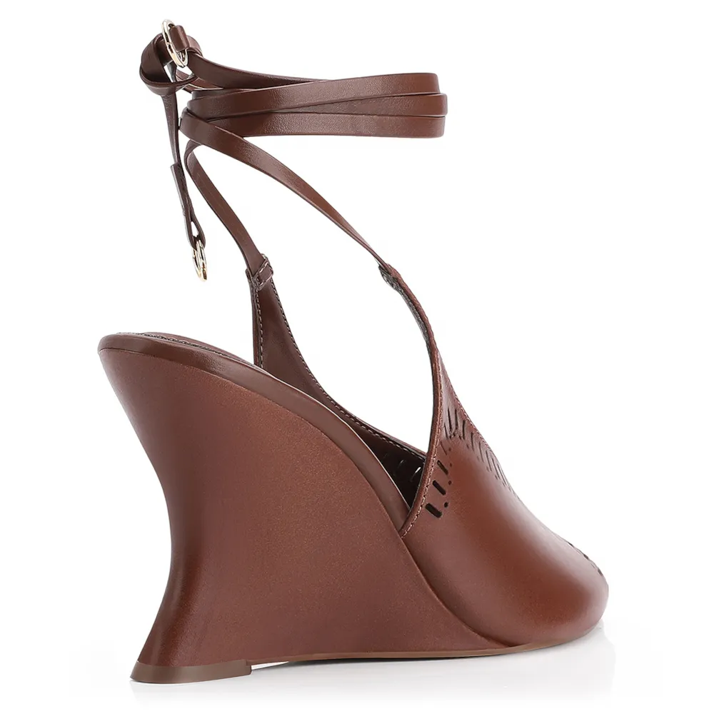 Sandália Anabela Laser Cut Couro Marrom - imagem 4