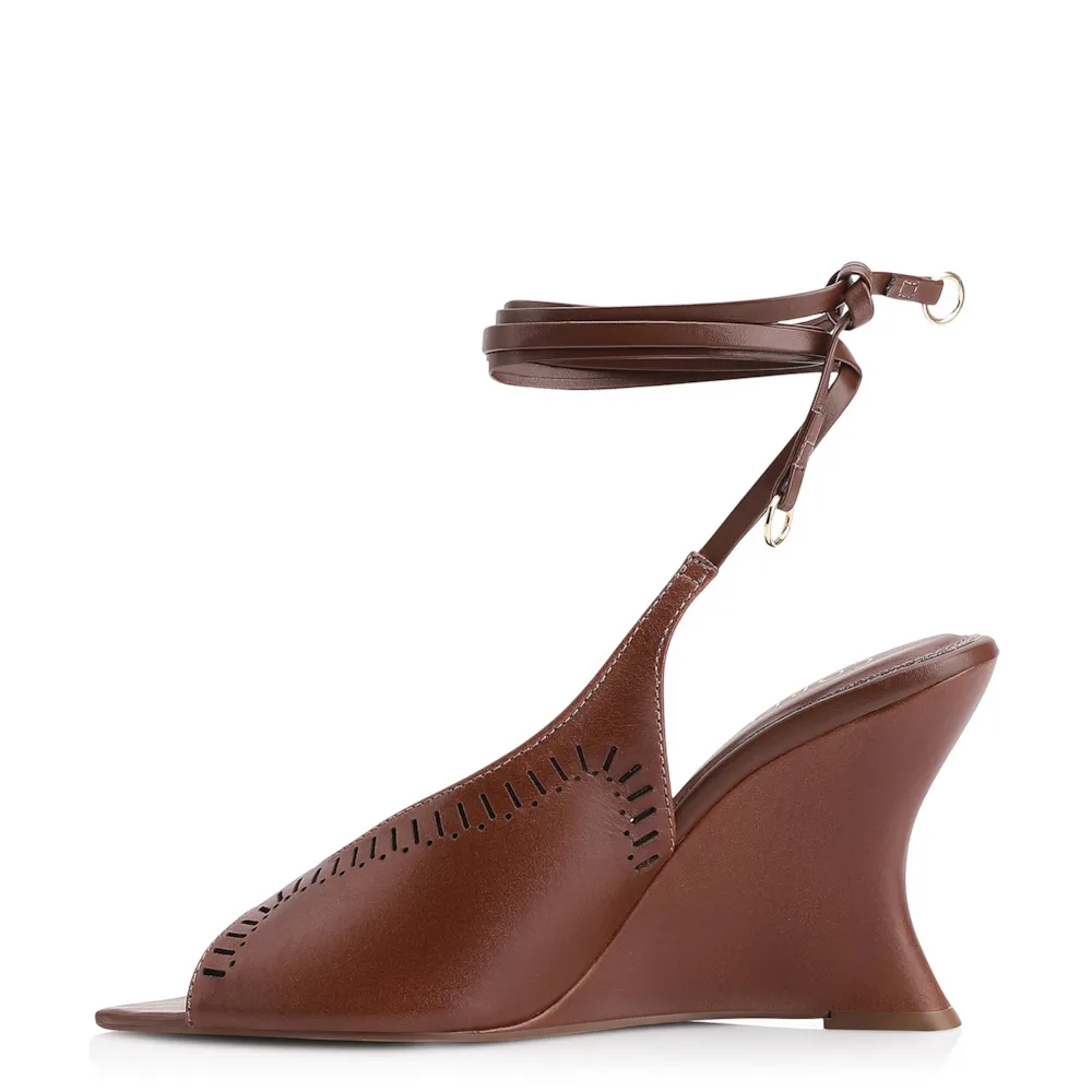 Sandália Anabela Laser Cut Couro Marrom - imagem 5