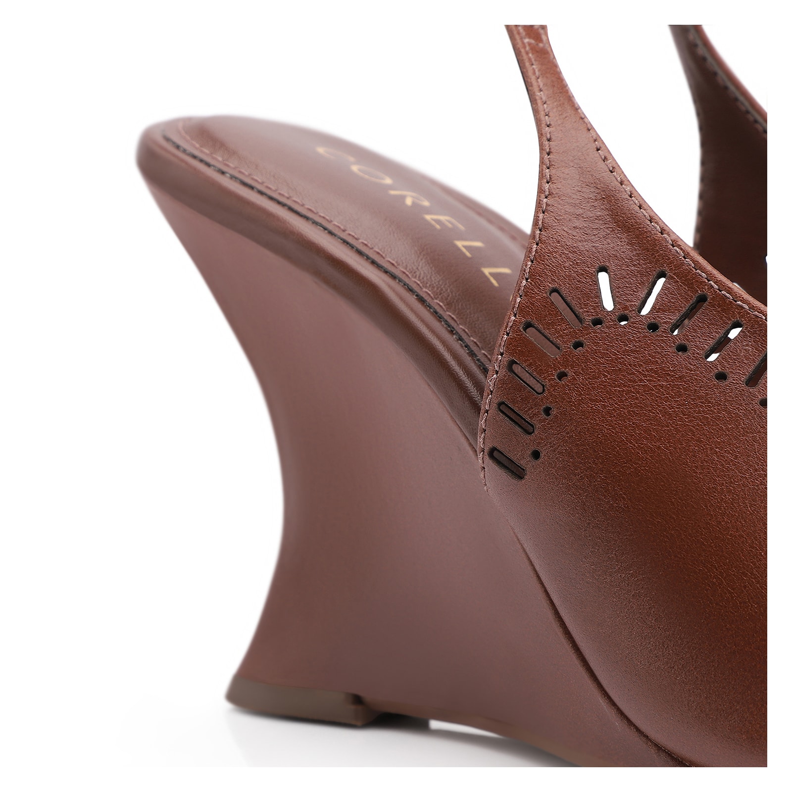 Sandália Anabela Laser Cut Couro Marrom