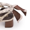 Sandália Animal Print Salto Bloco Médio Alt Lenço Python Off White - imagem 9